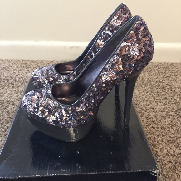 Heels - Picture 1 of 3